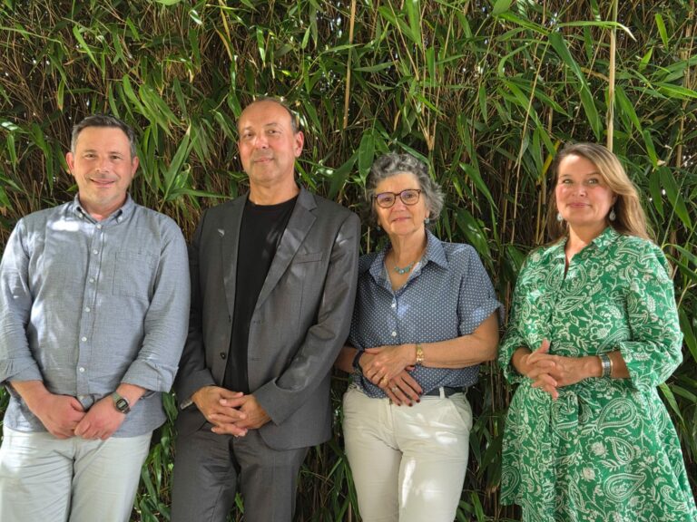 Membres du bureau 2025 : Benoit Lafon, Nicolas Pélissier, Françoise Paquienséguy et Fanny Bougenies devant un feuillage vert.